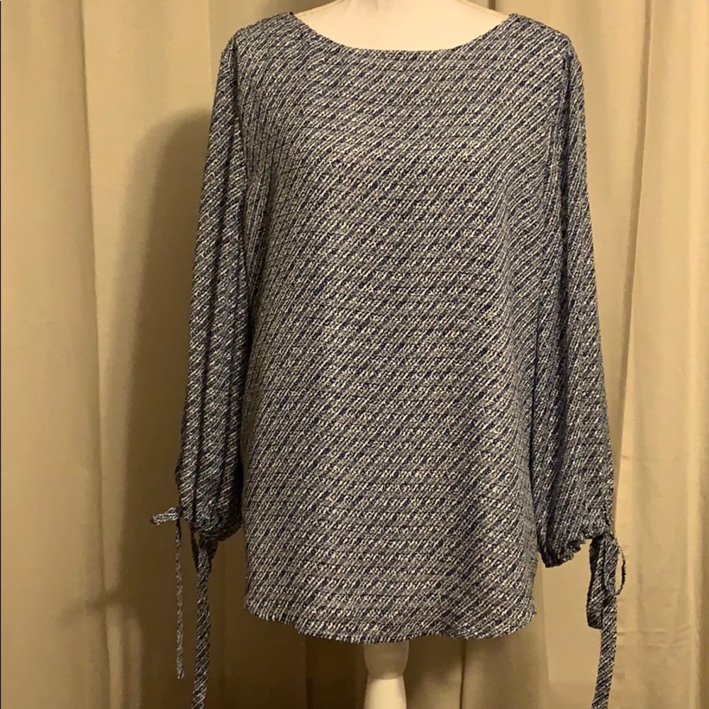 Banana Republic blouse. 3/4 length sleeve. Size XL. Unworn